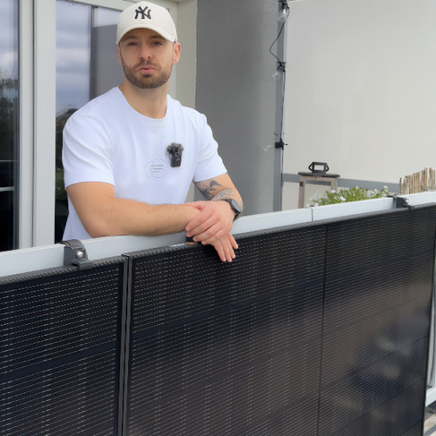 DRACO 840W complete plug-in solar set for vertical (90°) balcony installation