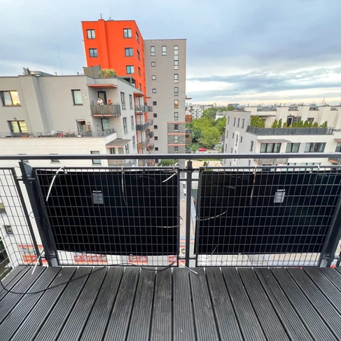 SIRIUS MINI 400W complete lightweight plug-in solar set for vertical (90°) balcony installation