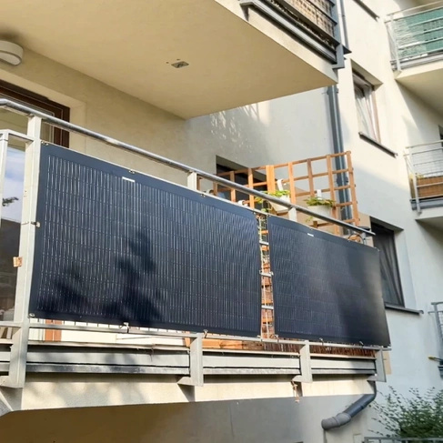 SIRIUS 800W complete lightweight plug-in solar set for vertical (90°) balcony installation